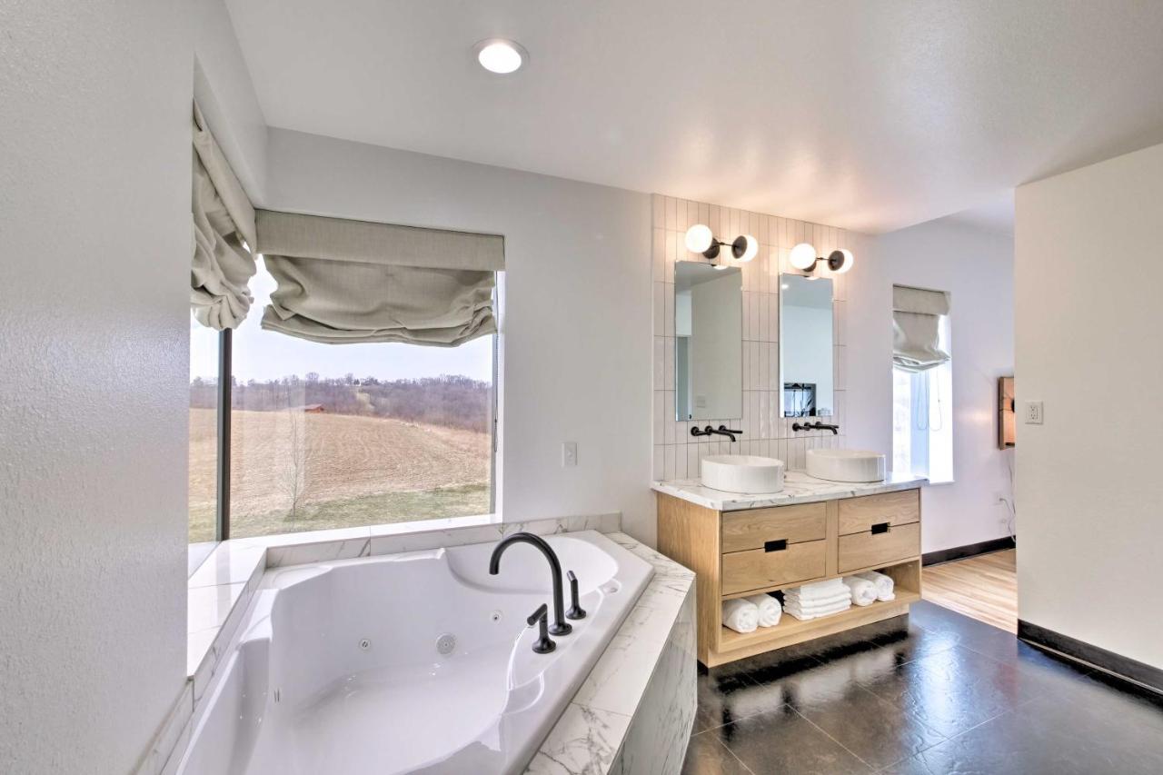 Luxe Amish Country Apartment With Rooftop Terrace! 밀러스버그 외부 사진